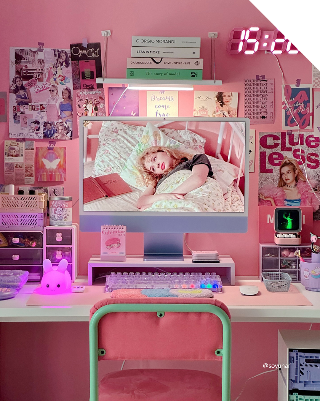 나만의 컬러로 장식한 데스크테리어